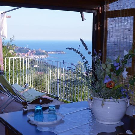 La Pineta Bed and Breakfast Pitelli Exteriör bild